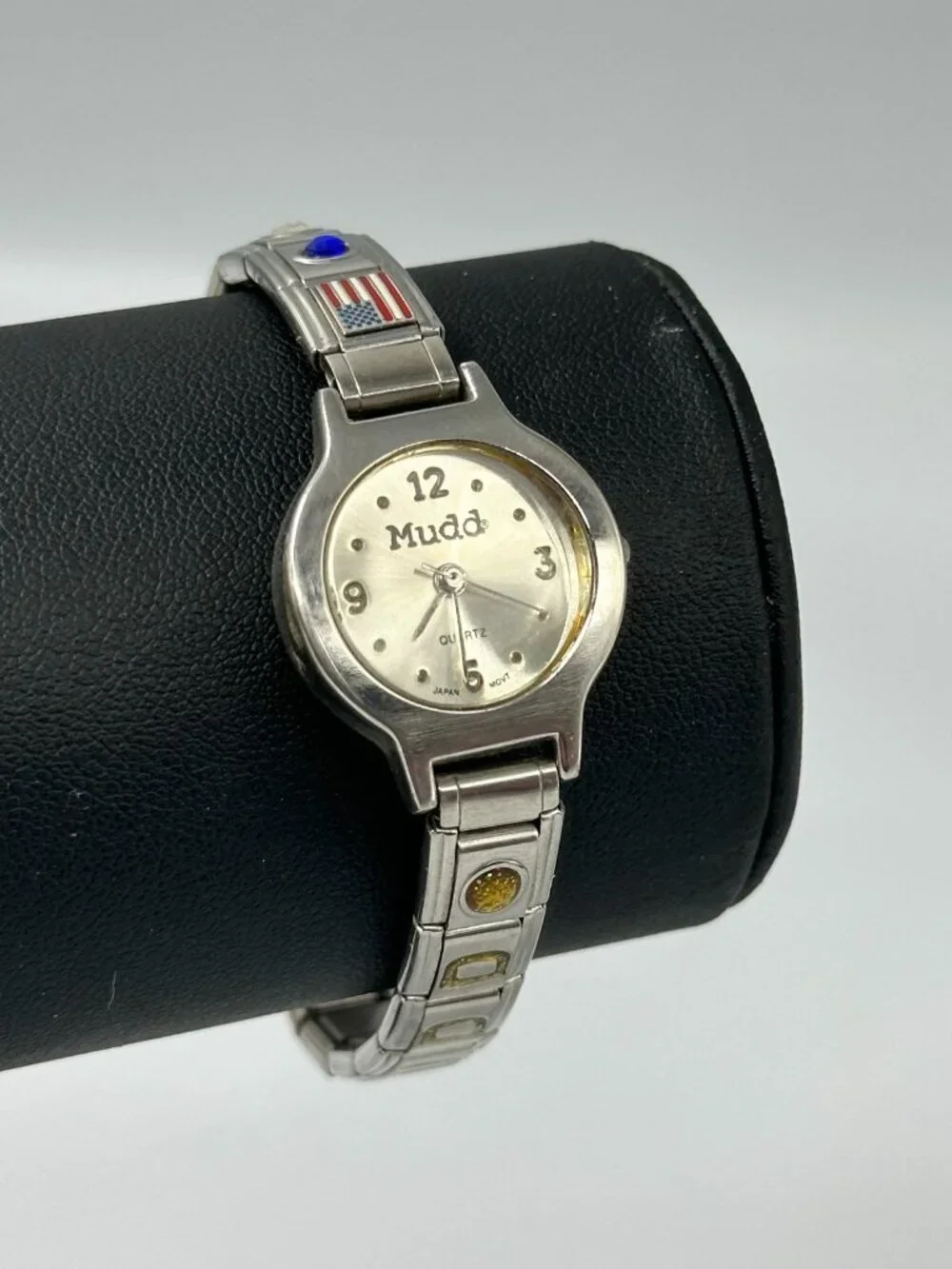 Mudd Watch Womens Silver Tone Italian Charms Stretch Expansion Band Y2K 7.5